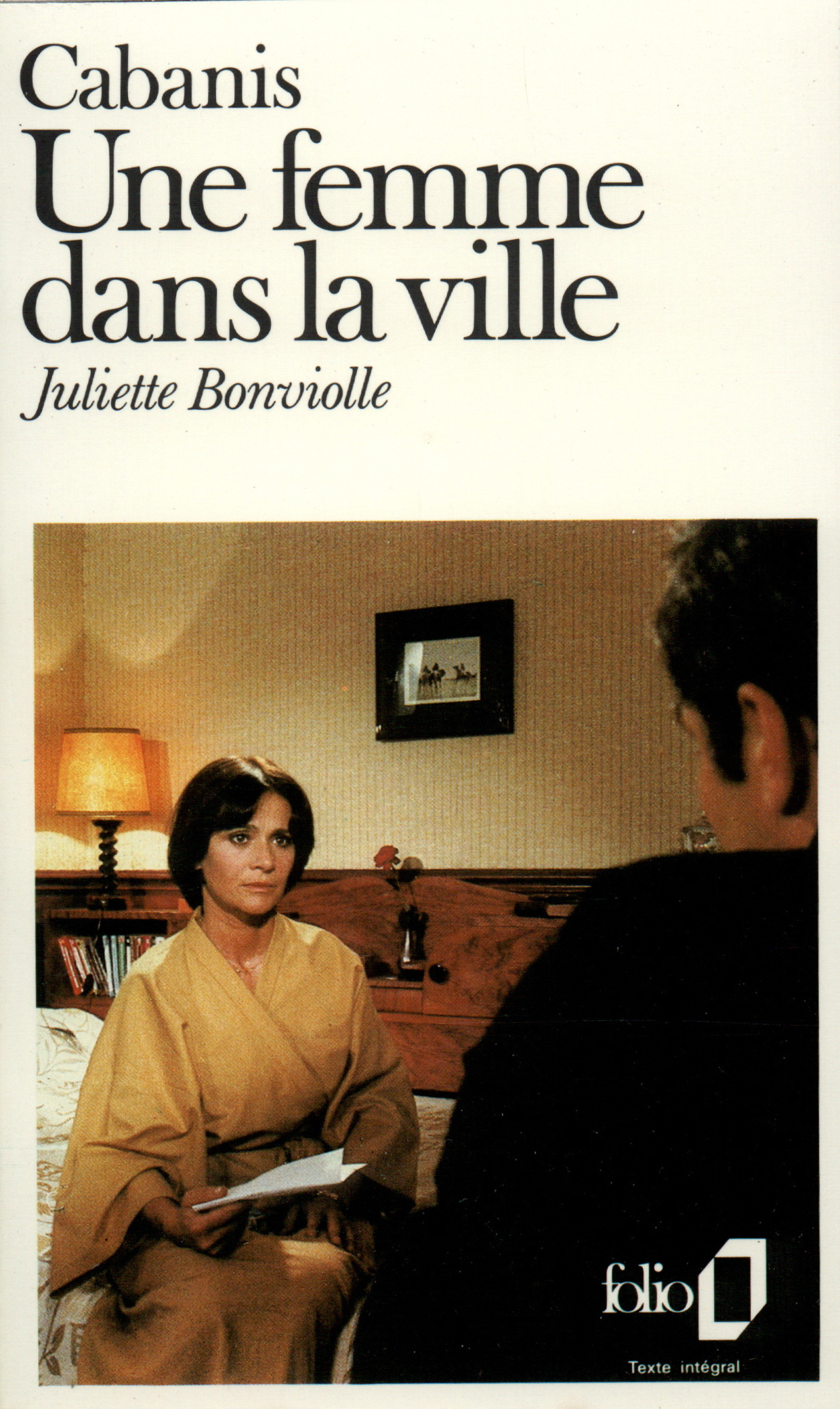 Une Femme dans la ville (9782070371082-front-cover)