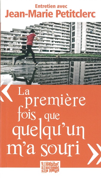 LA PREMIÈRE FOIS QUE QUELQU'UN M'A SOURI (9782708881723-front-cover)