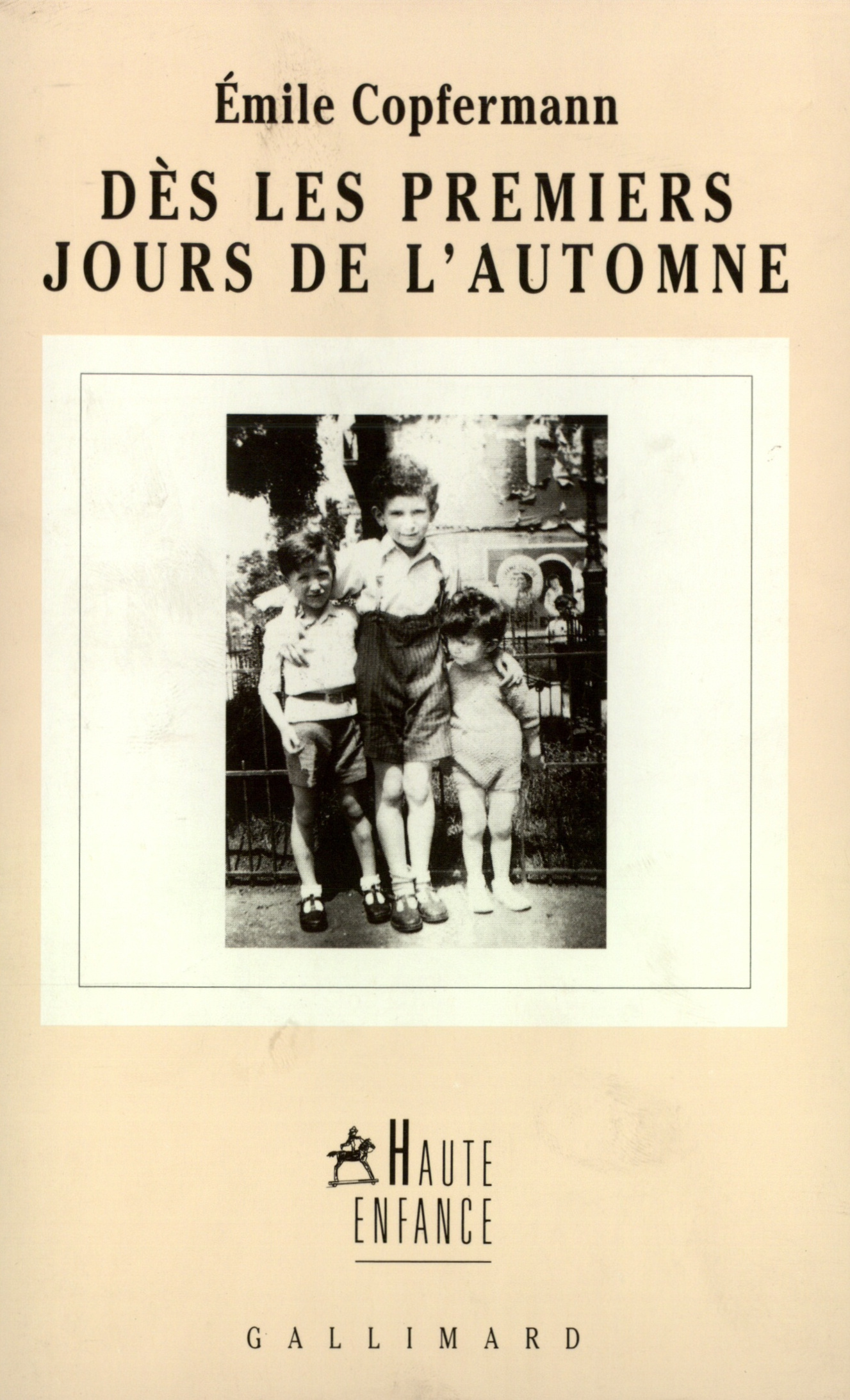 Dès les premiers jours de l'automne (9782070747832-front-cover)