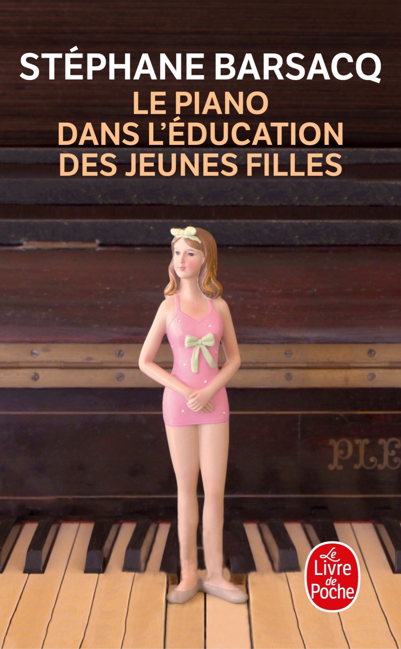 Le Piano dans l'éducation des jeunes filles (9782253088202-front-cover)