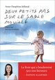 Deux petits pas sur le sable mouillé (édition illustrée) (9782352044413-front-cover)