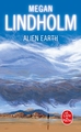 Alien Earth (9782253122647-front-cover)