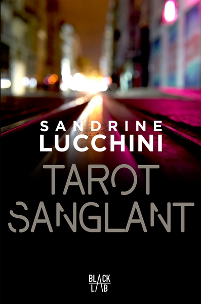 Tarot sanglant (9782501138659-front-cover)