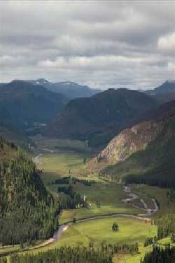 Gathering A Place Aware Guide to the Cairngorms /anglais