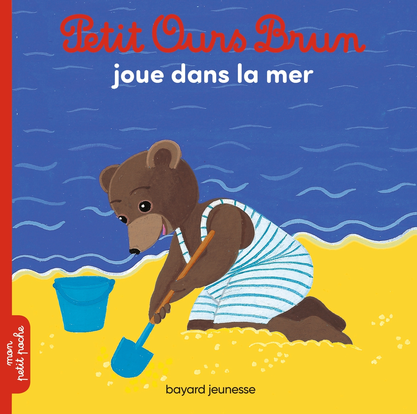 Petit Ours Brun joue dans la mer