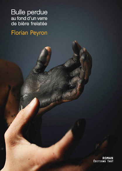 Bulle perdue au fond d'un verre de bière frelatée
