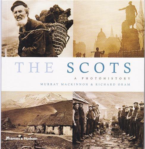 The Scots A Photohistory (Paperback) /anglais