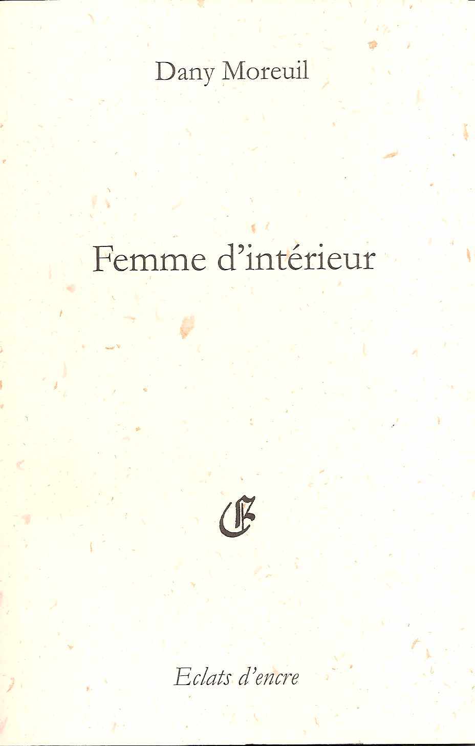 FEMME D'INTERIEUR