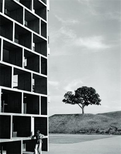 Constructing Worlds: Photography and Architecture on the Modern Age /anglais