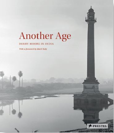 In the Shadow of the Raj  : Derry Moore in India /anglais