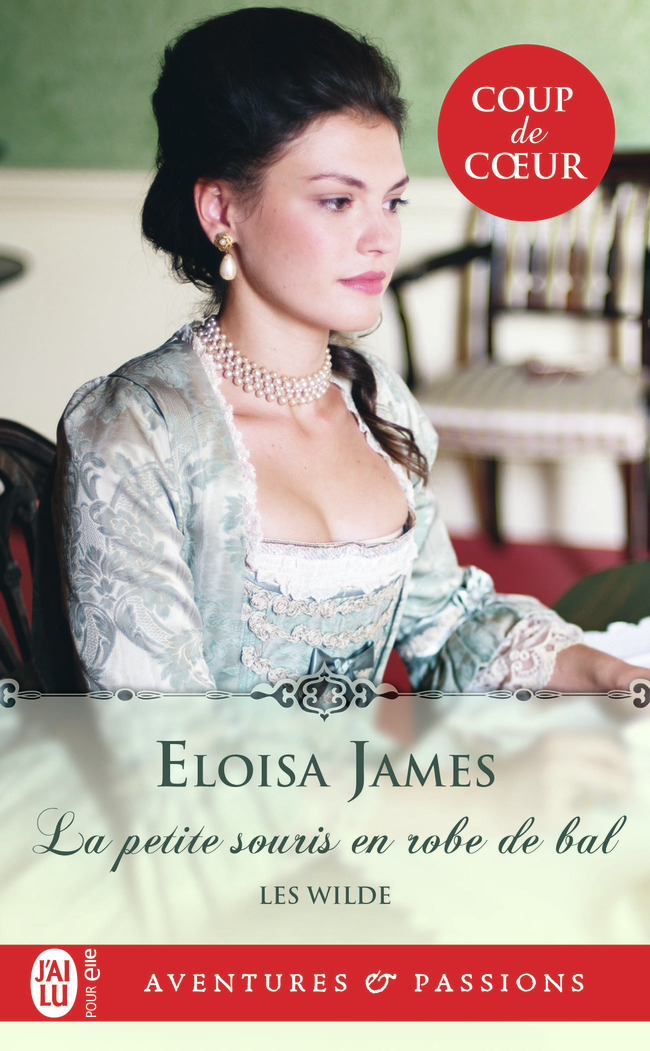 La petite souris en robe de bal