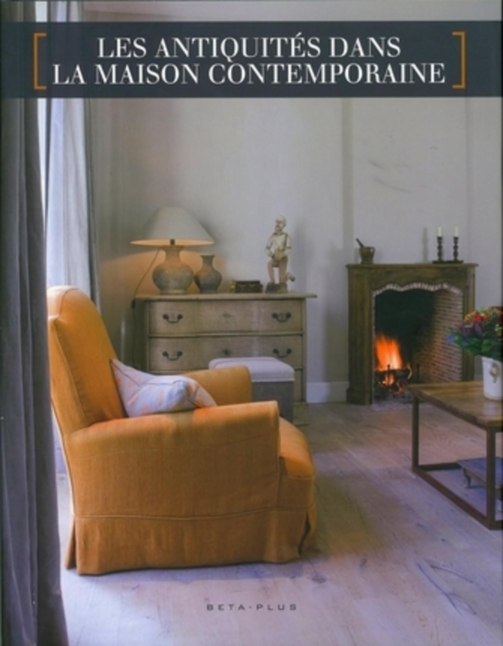 Les antiquités dans la maison contemporaine