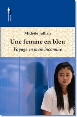 Une femme en bleu