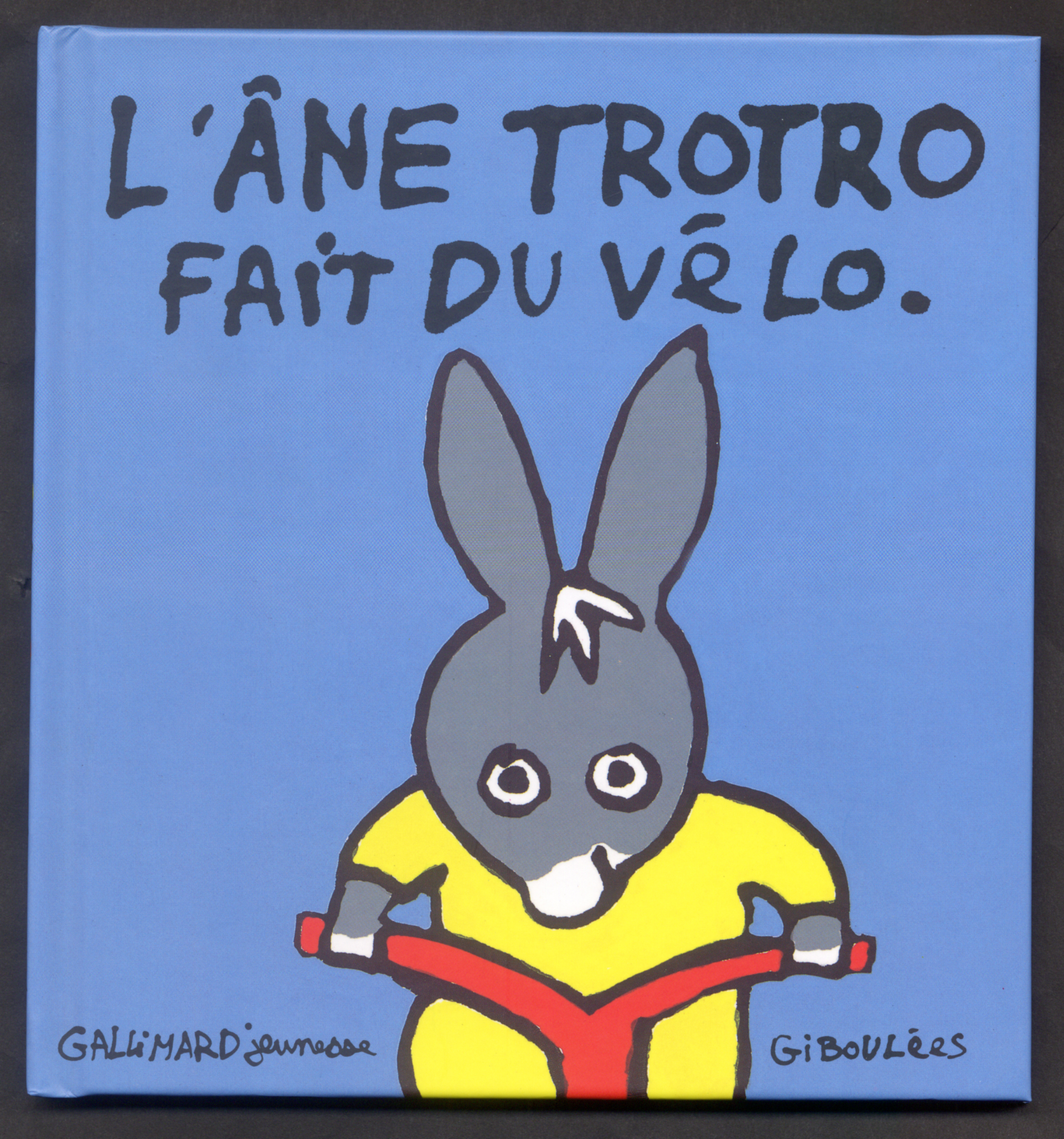 L'ANE TROTRO FAIT DU VELO