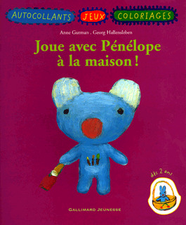 JOUE AVEC PENELOPE A LA MAISON