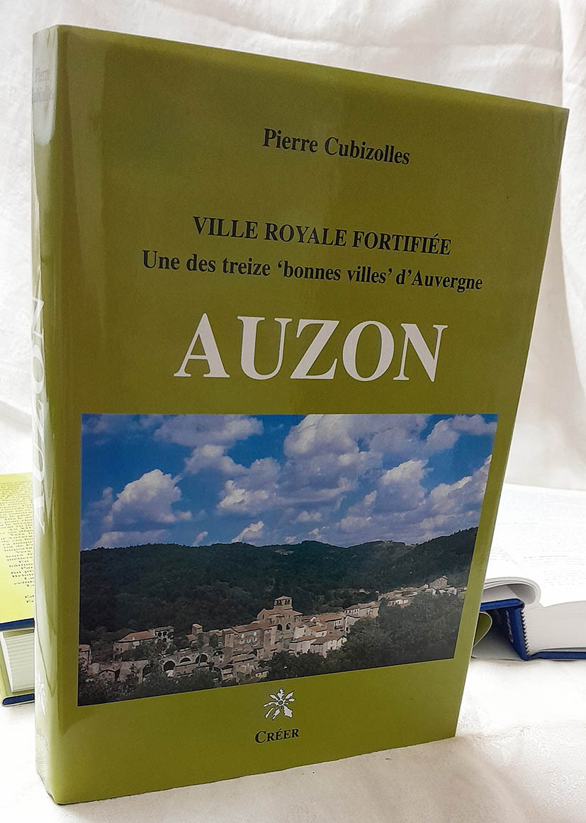 Auzon, ville royale fortifiee