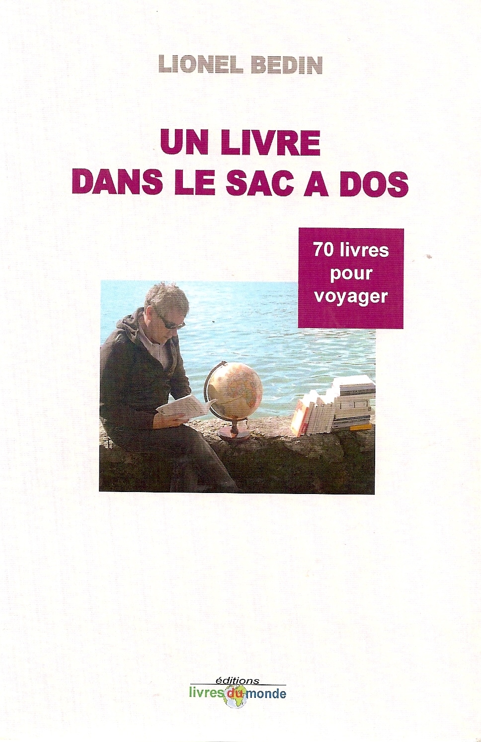 UN LIVRE DANS LE SAC A DOS