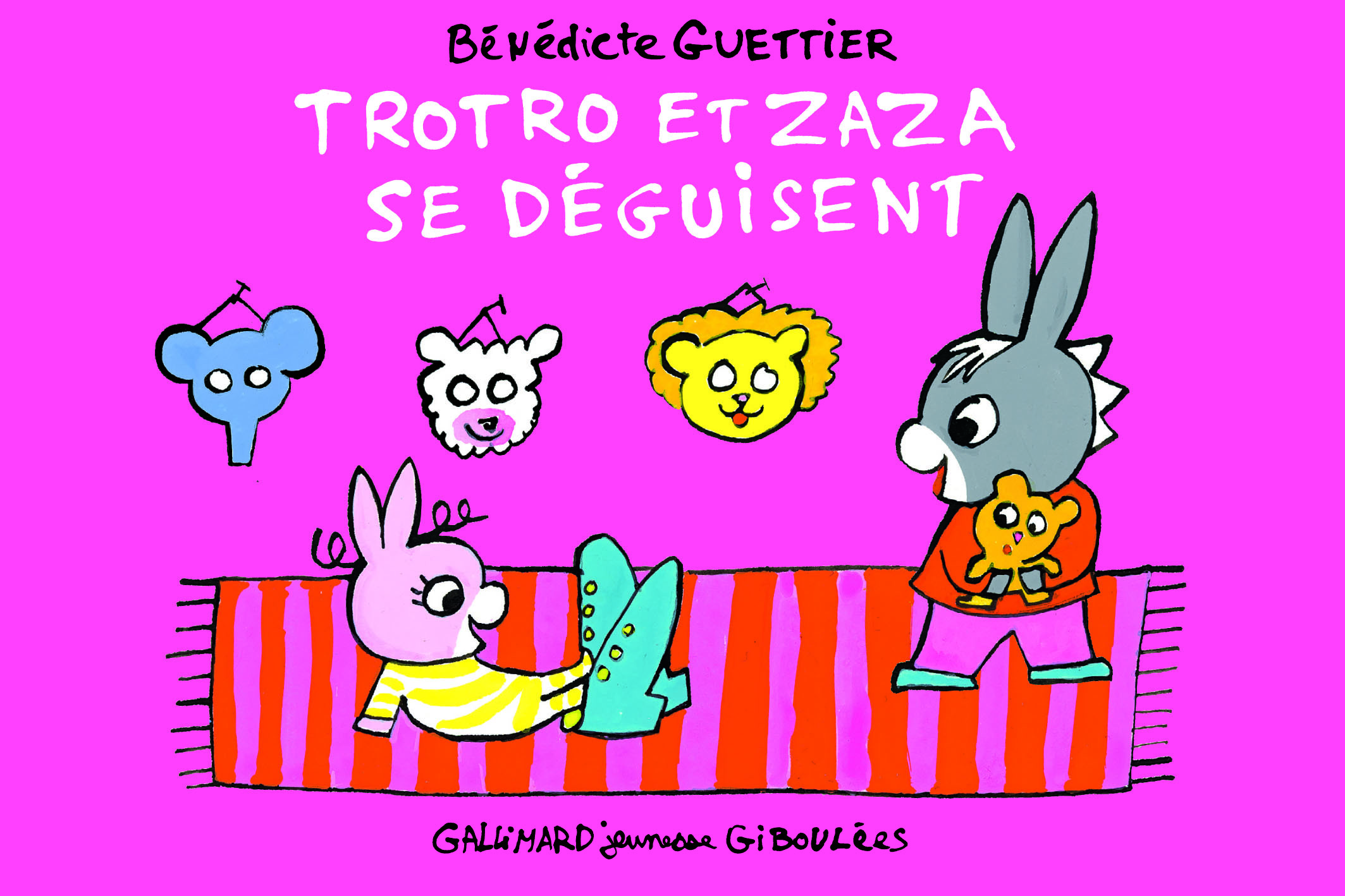TROTRO ET ZAZA SE DEGUISENT (C-EST SUPER D- ETRE UN GRAND FRERE)