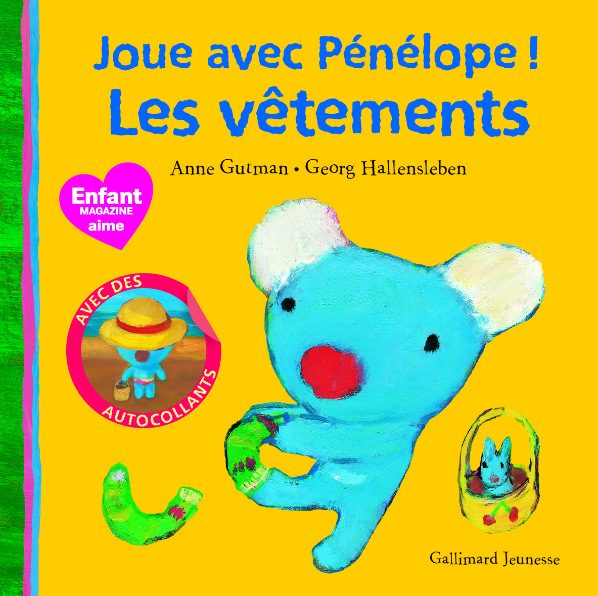 Pénélope joue avec les vêtements
