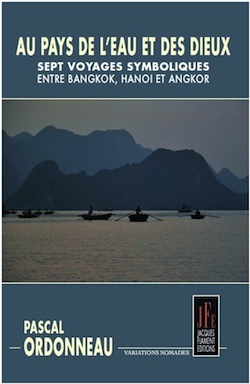 AU PAYS DE L'EAU ET DES DIEUX