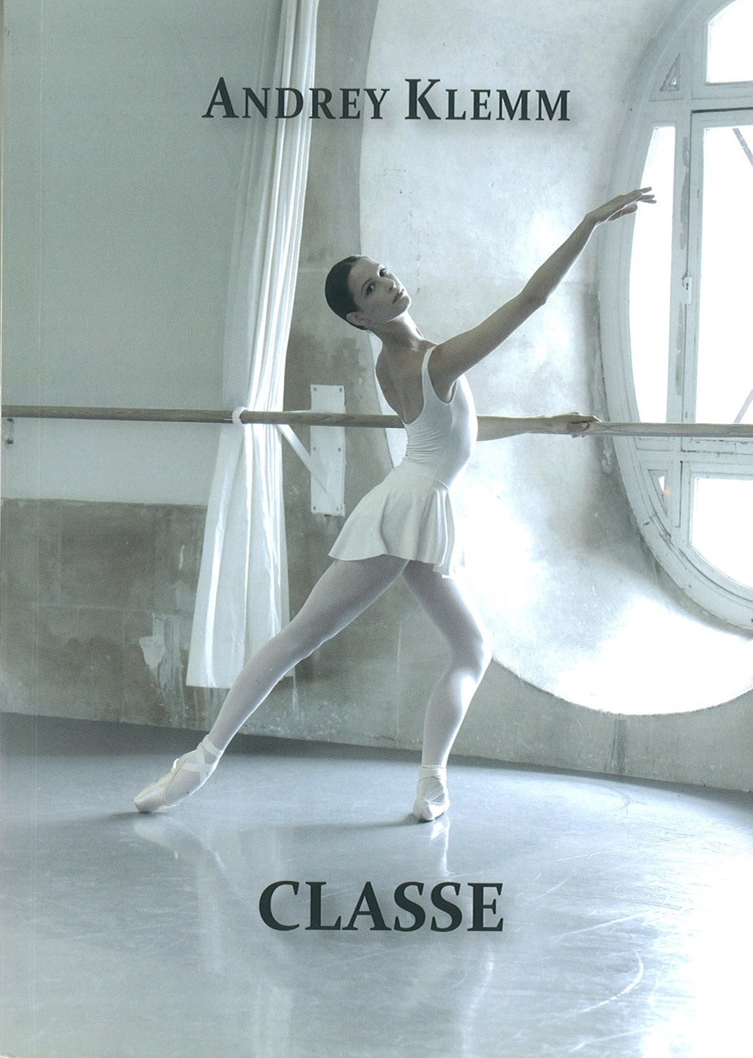 Classe - base technique d'une classe de danse classique pour une compagnie de ballet