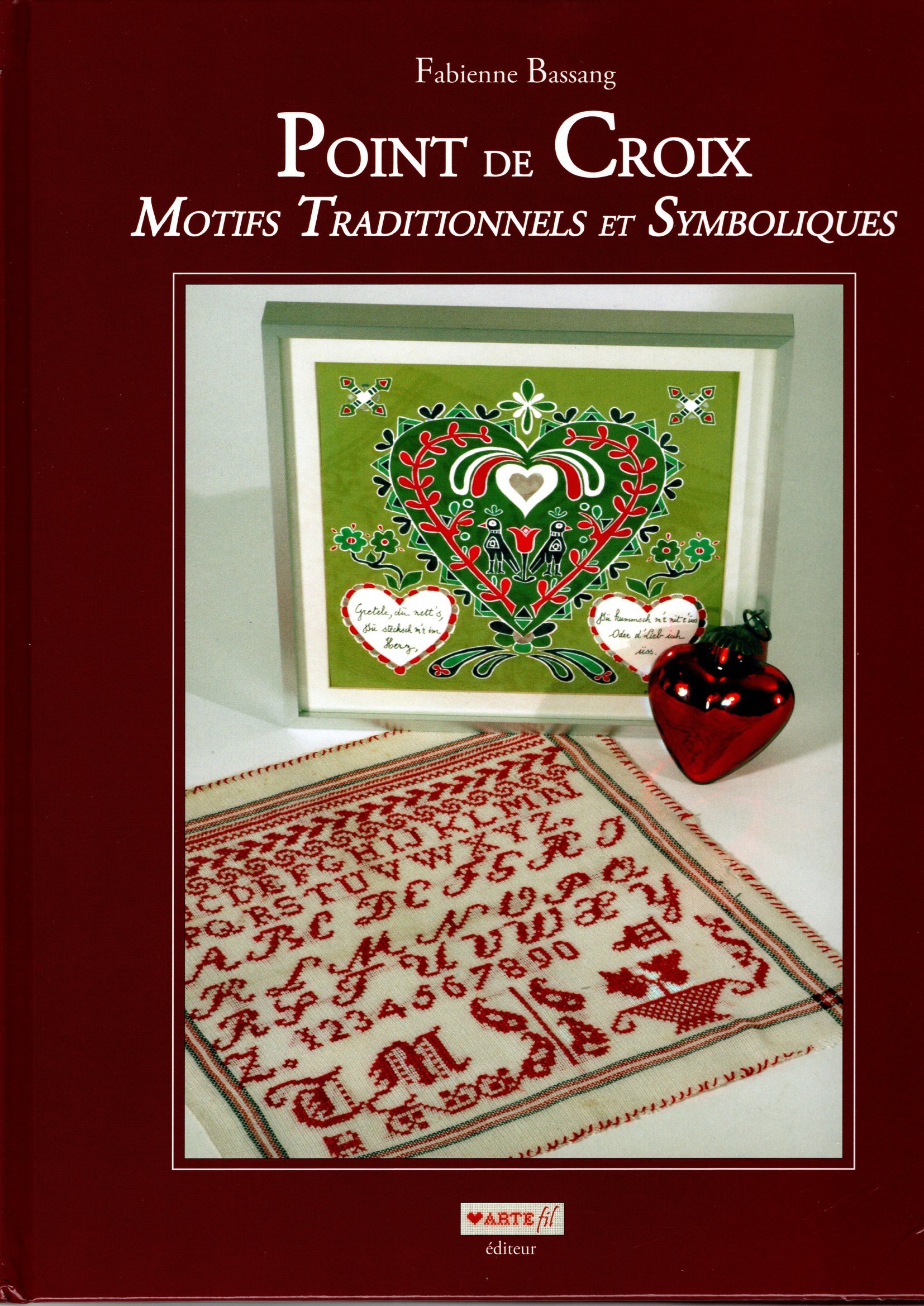 POINTS DE CROIX - MOTIFS TRADITIONNELS ET SYMBOLIQUES