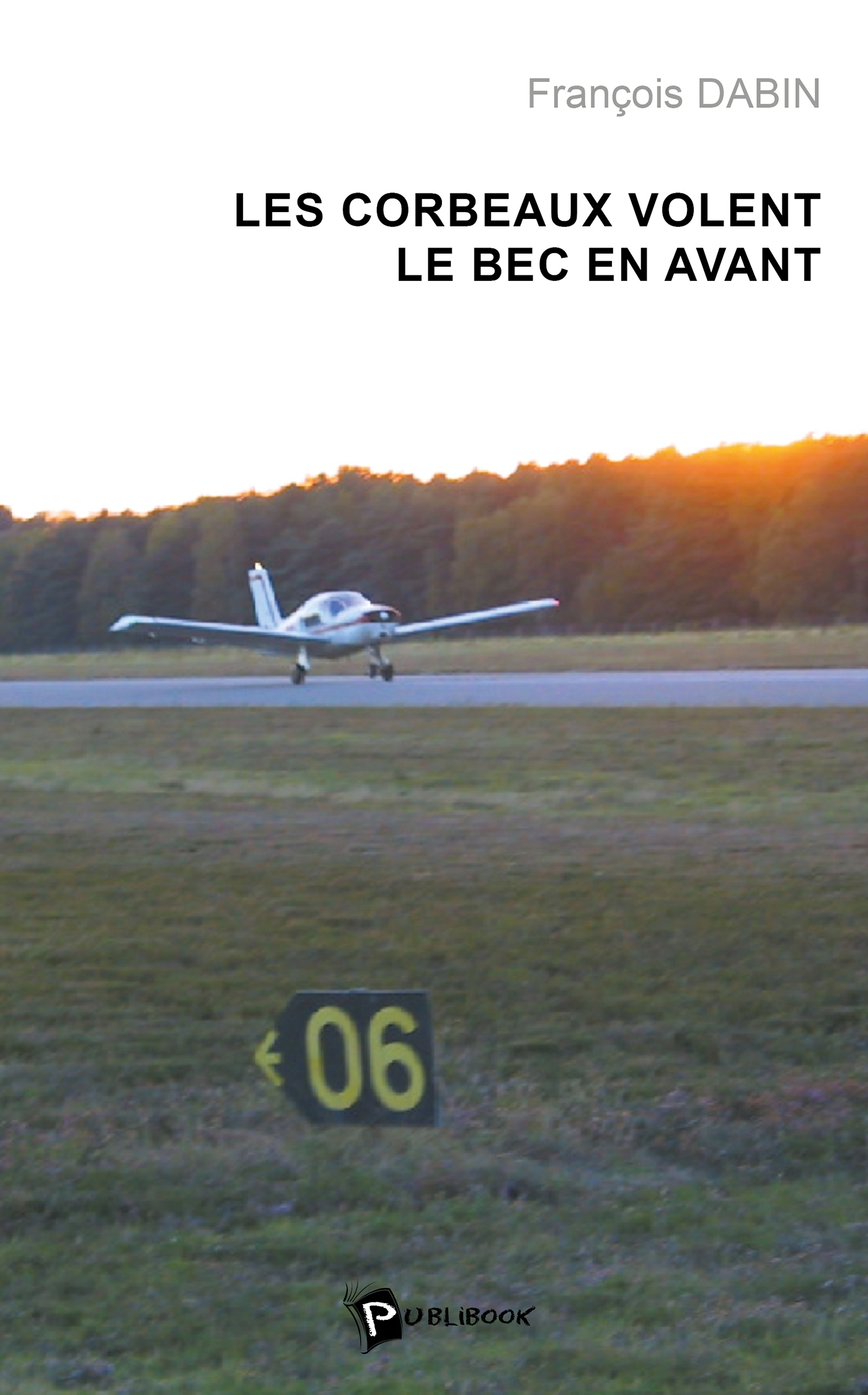 Les Corbeaux volent le bec en avant