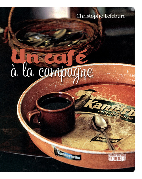 Un café à la campagne