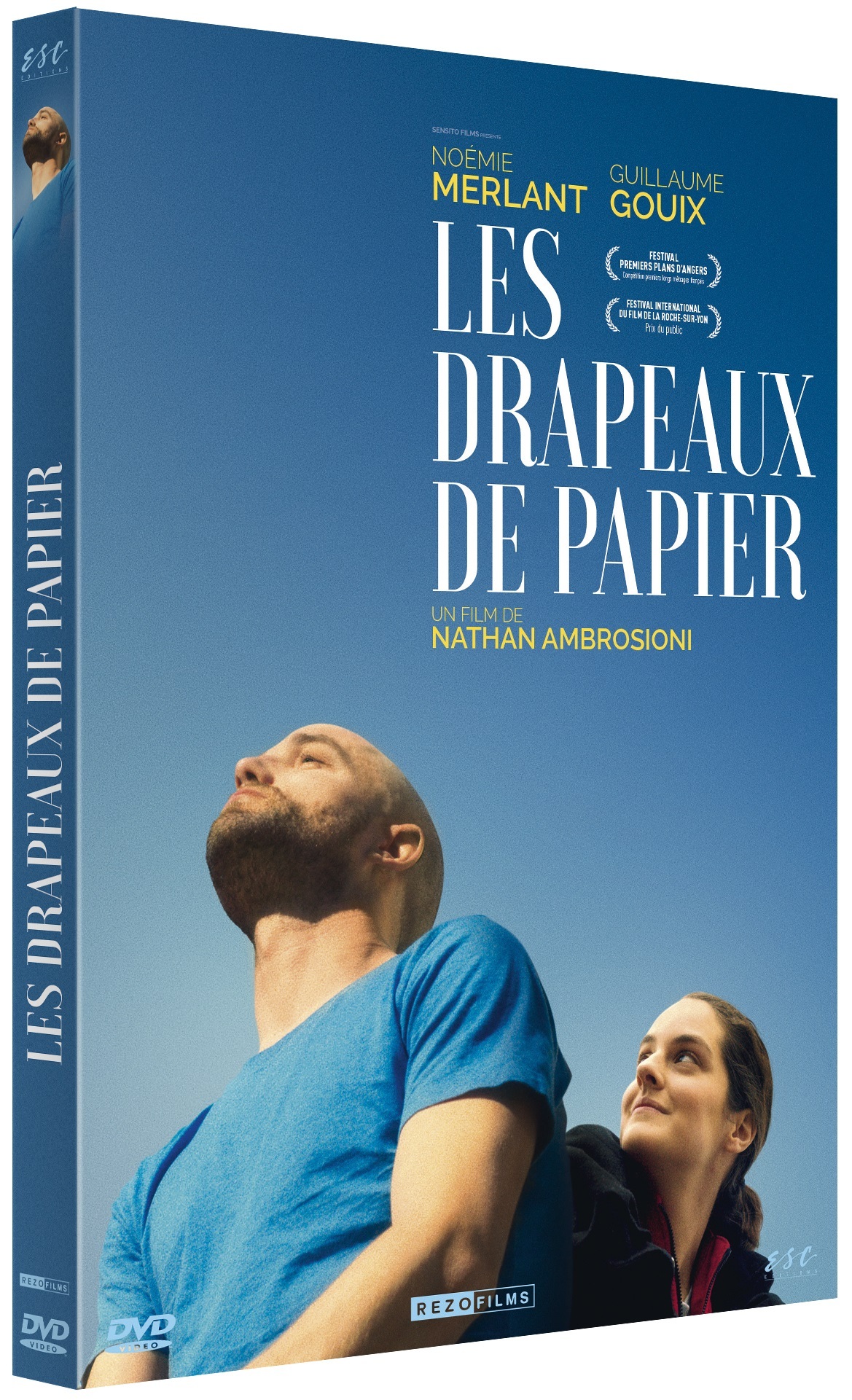 LES DRAPEAUX DE PAPIER