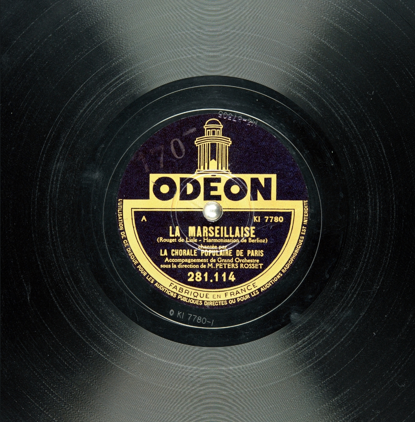 Carnet blanc. La Marseillaise par la chorale populaire de Paris