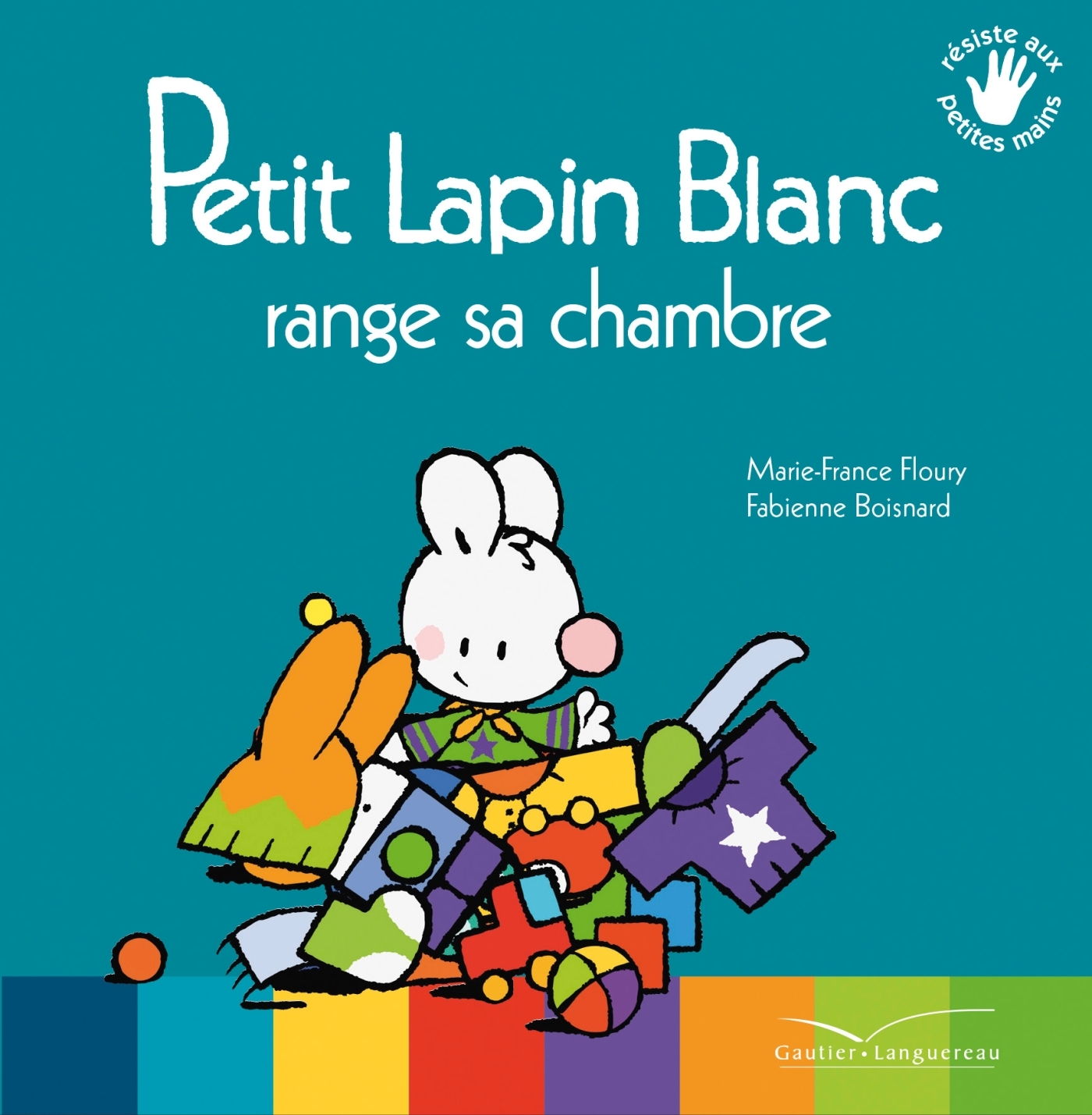 Petit Lapin Blanc range sa chambre