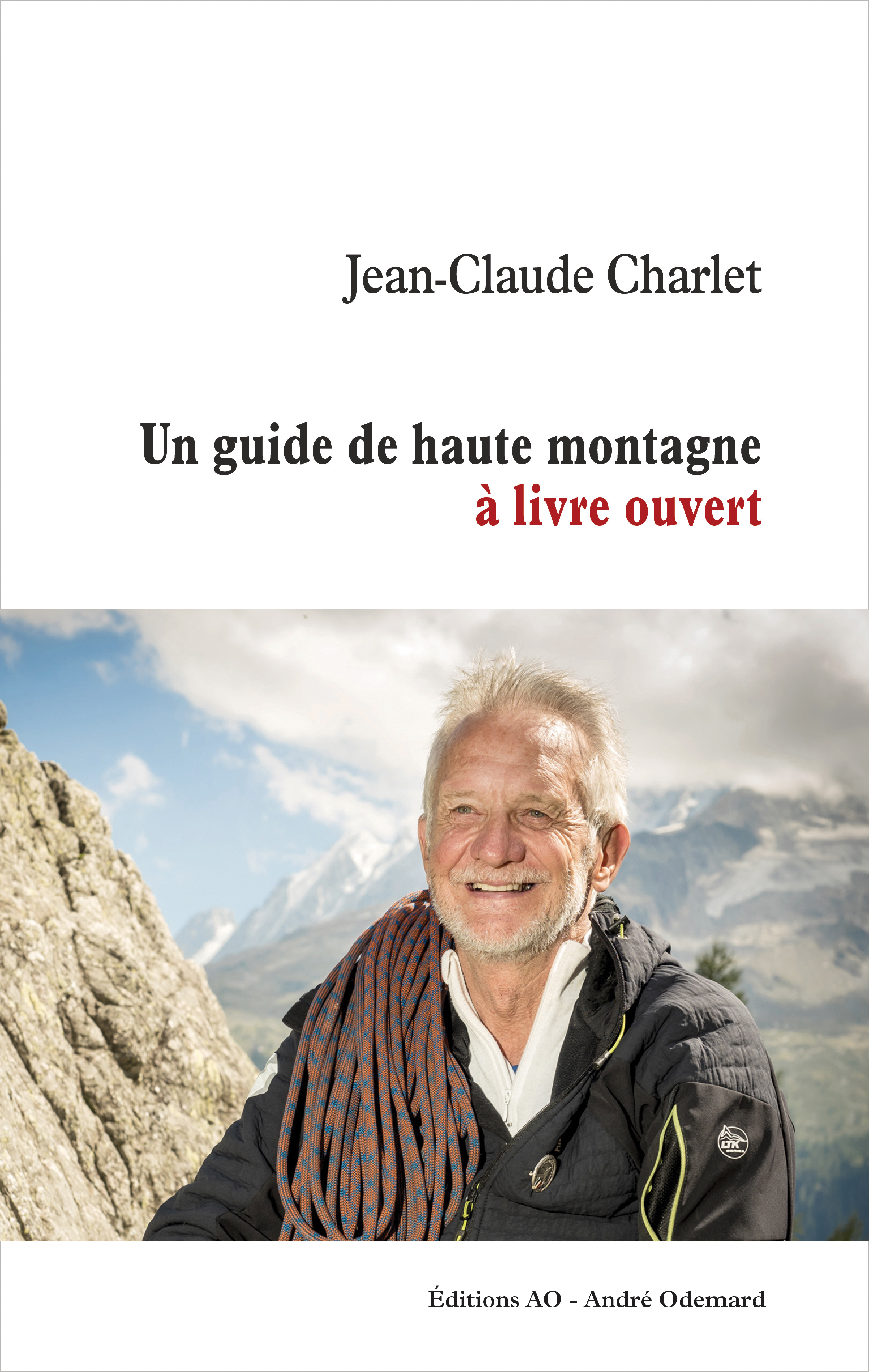 Un guide de haute montagne à livre ouvert