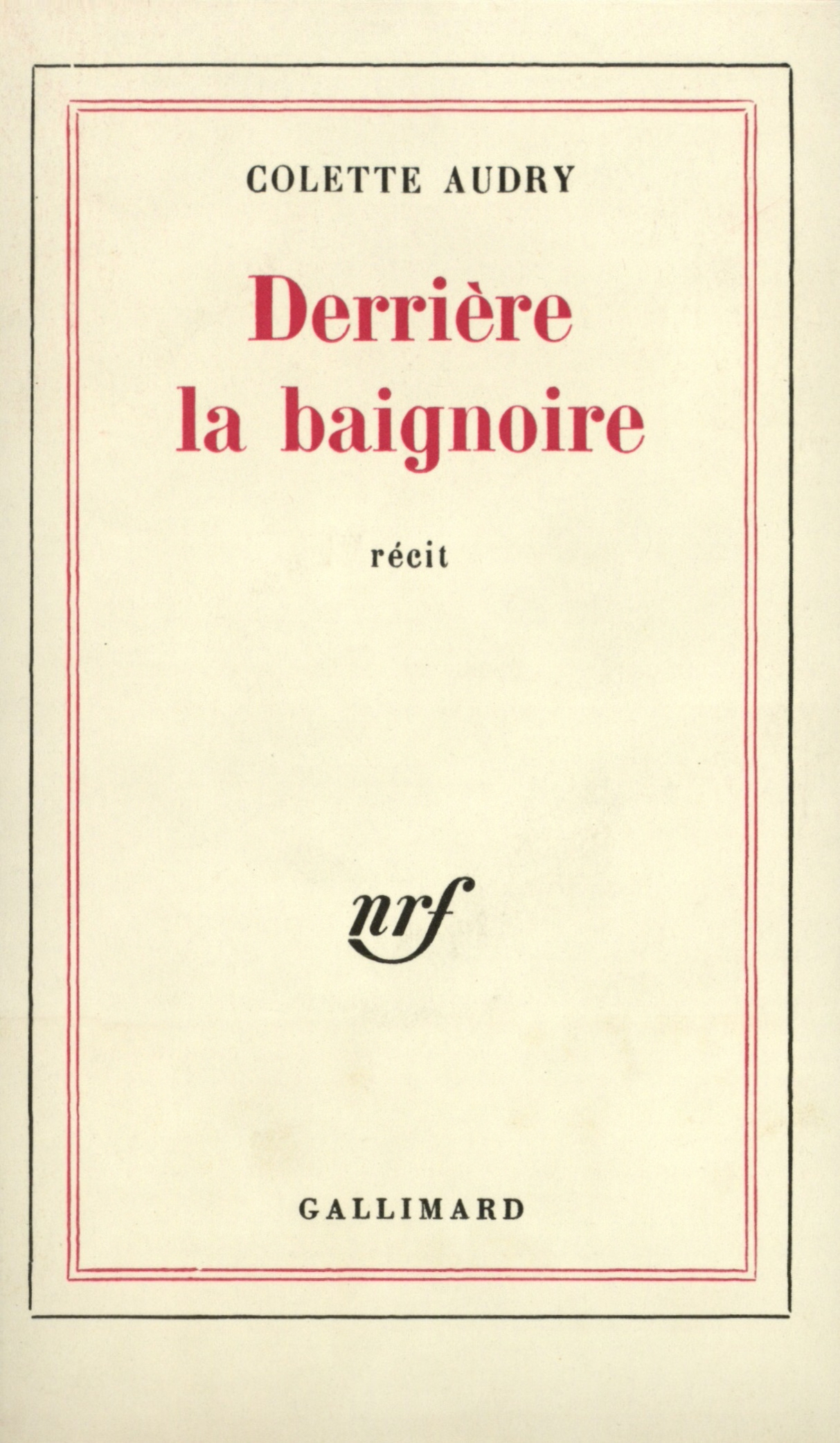 Derrière la baignoire