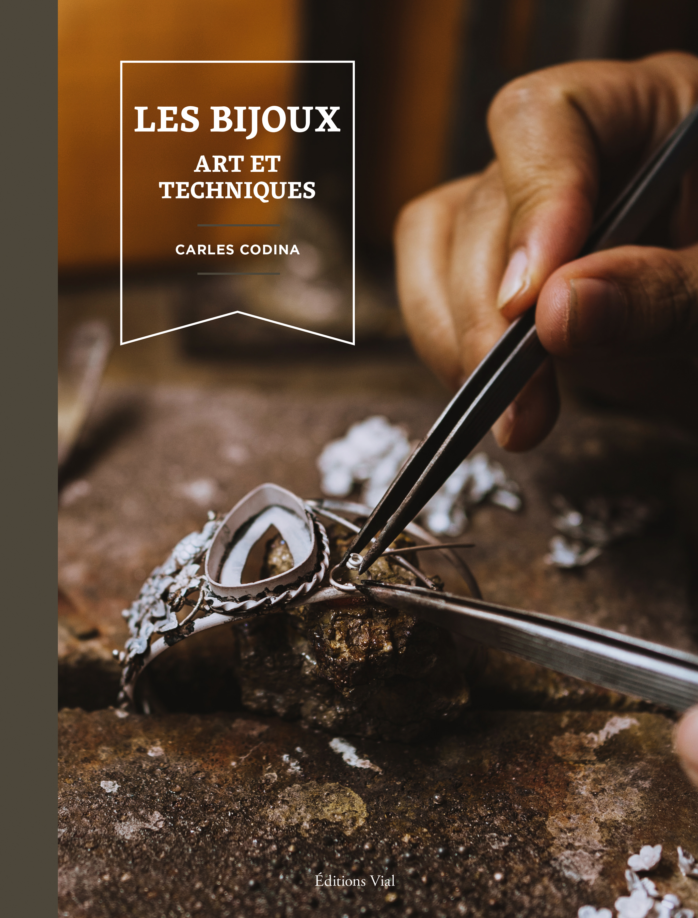 Les bijoux : art et techniques