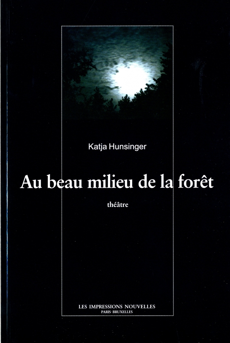 AU BEAU MILIEU DE LA FORET