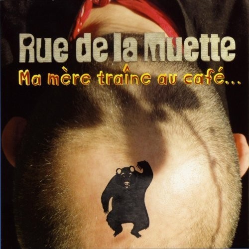 Ma mère traine au café