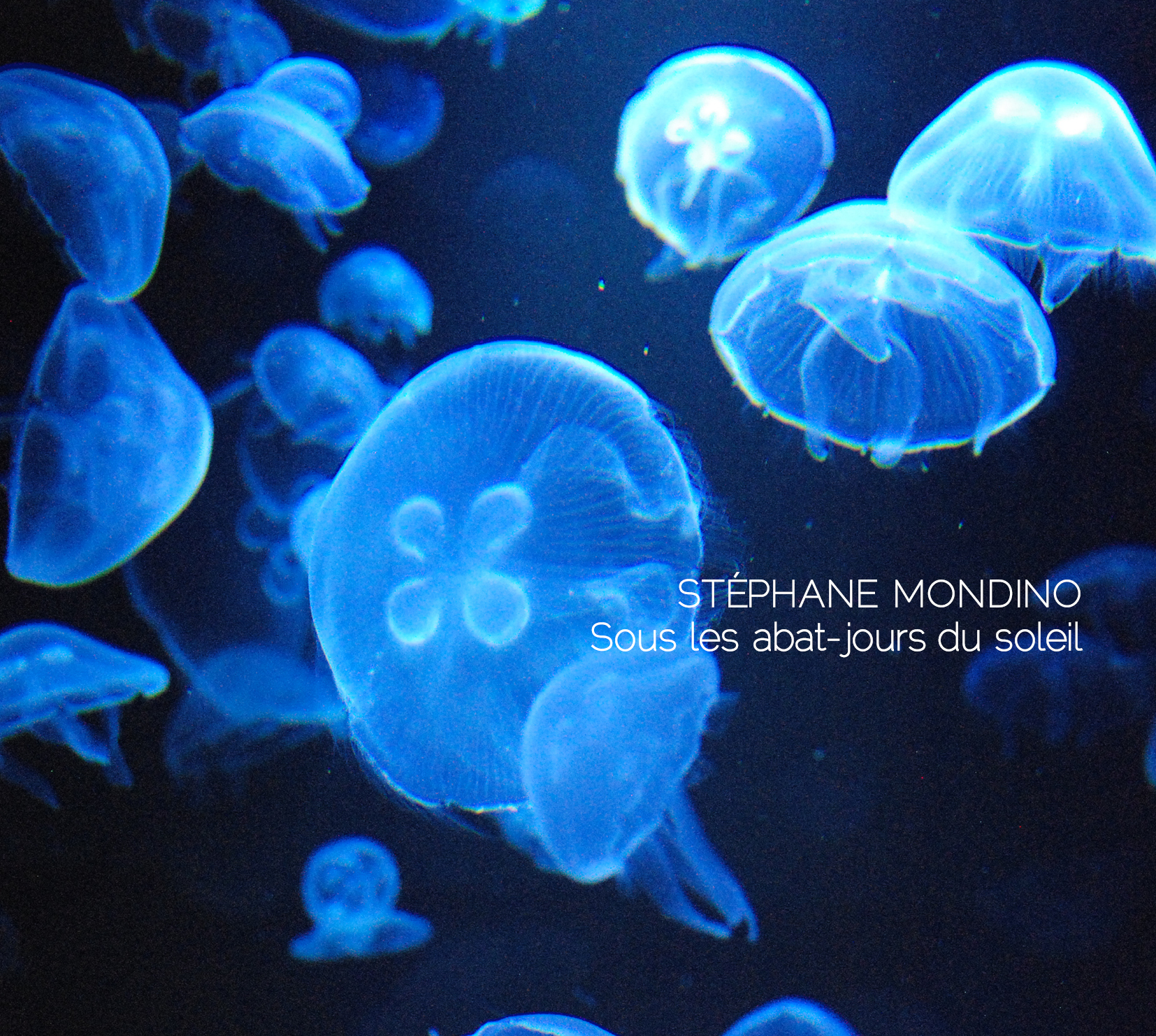 SOUS LES ABAT JOURS DU SOLEIL