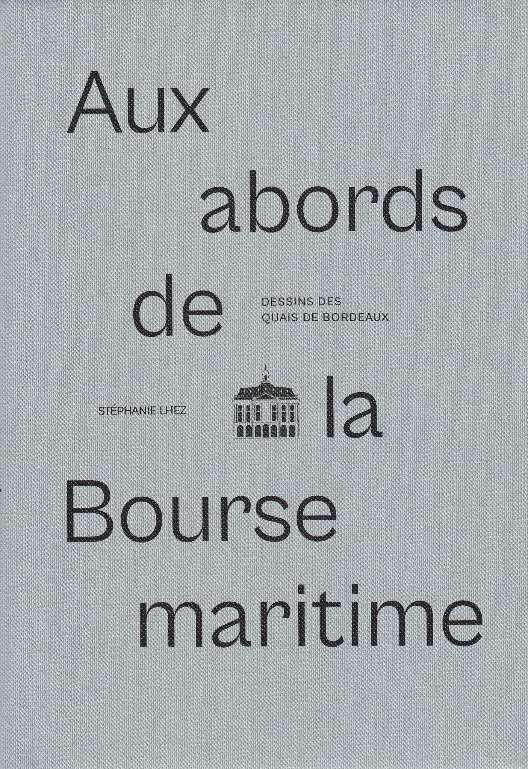 Aux abords de la Bourse maritime