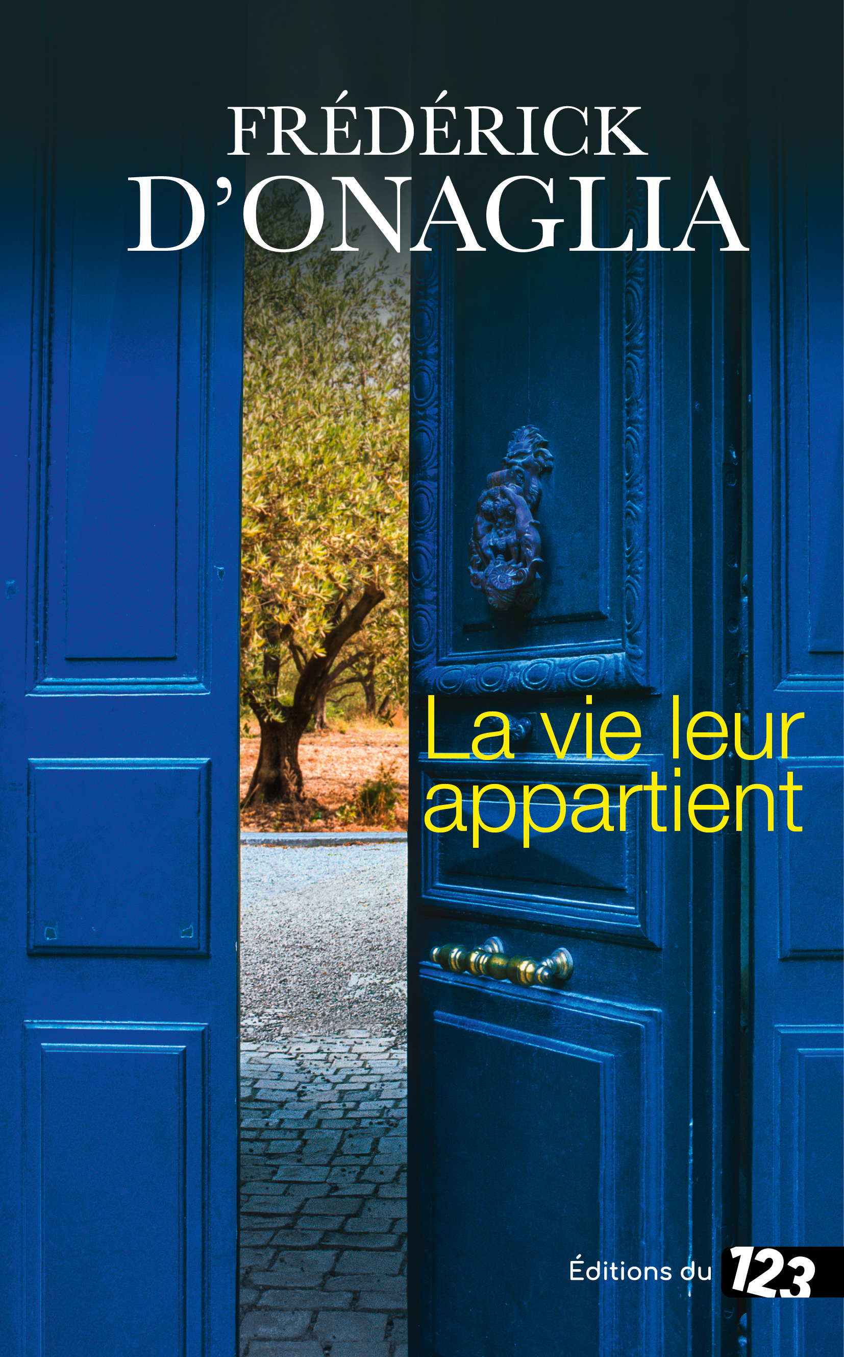 VIE LEUR APPARTIENT - VOL01