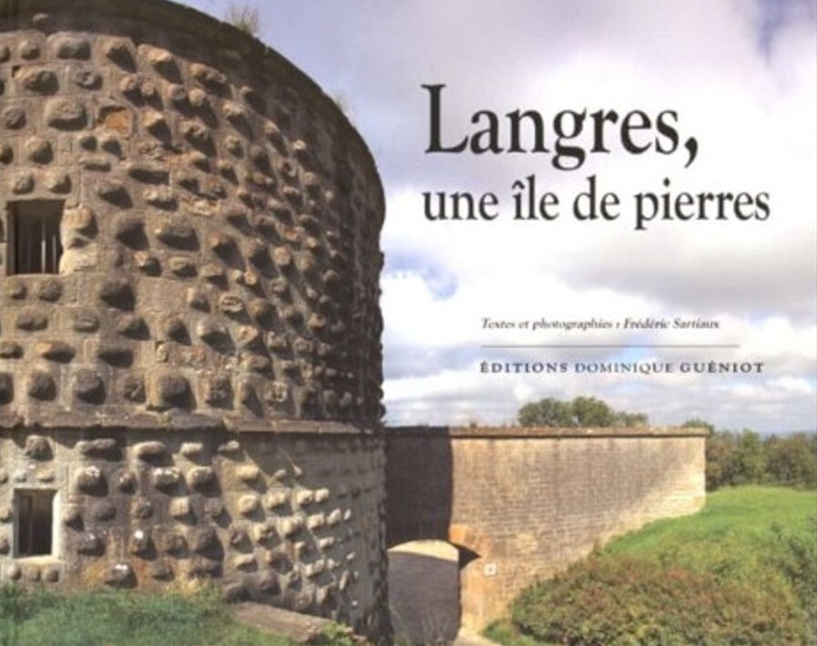 Langres, une île de pierres