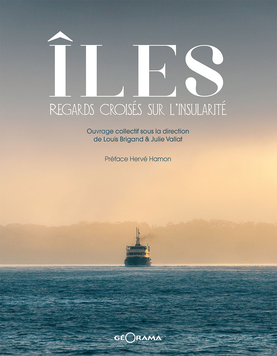 ILES REGARDS CROISES SUR L´INSULARITE