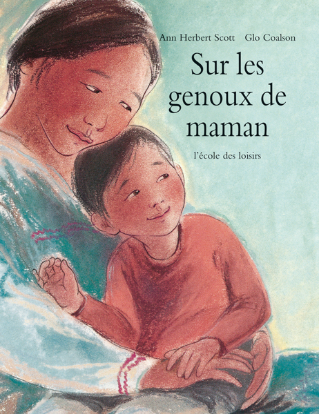 SUR LES GENOUX DE MAMAN