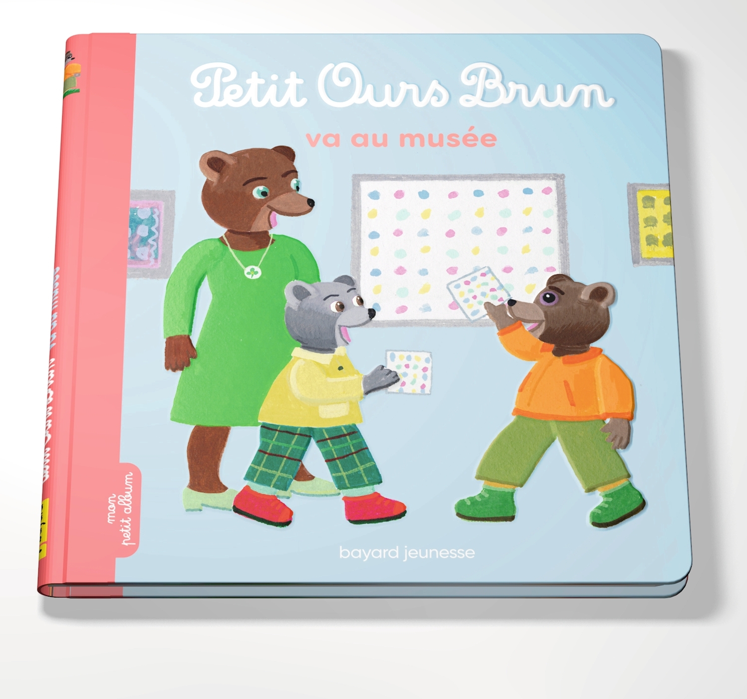 PETIT OURS BRUN VA AU MUSEE