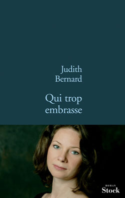 QUI TROP EMBRASSE