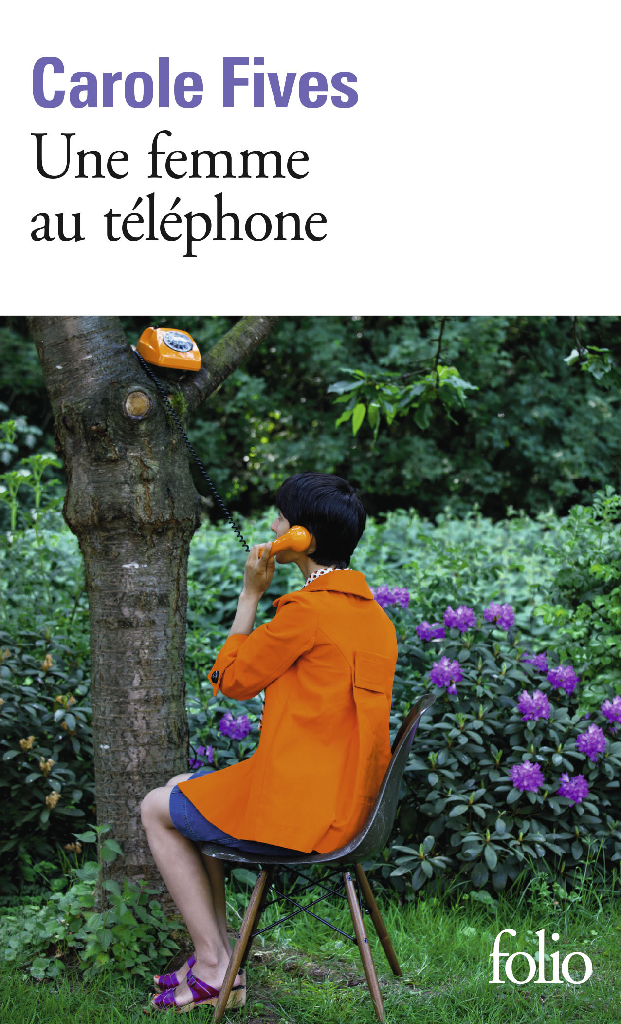 FEMME AU TELEPHONE
