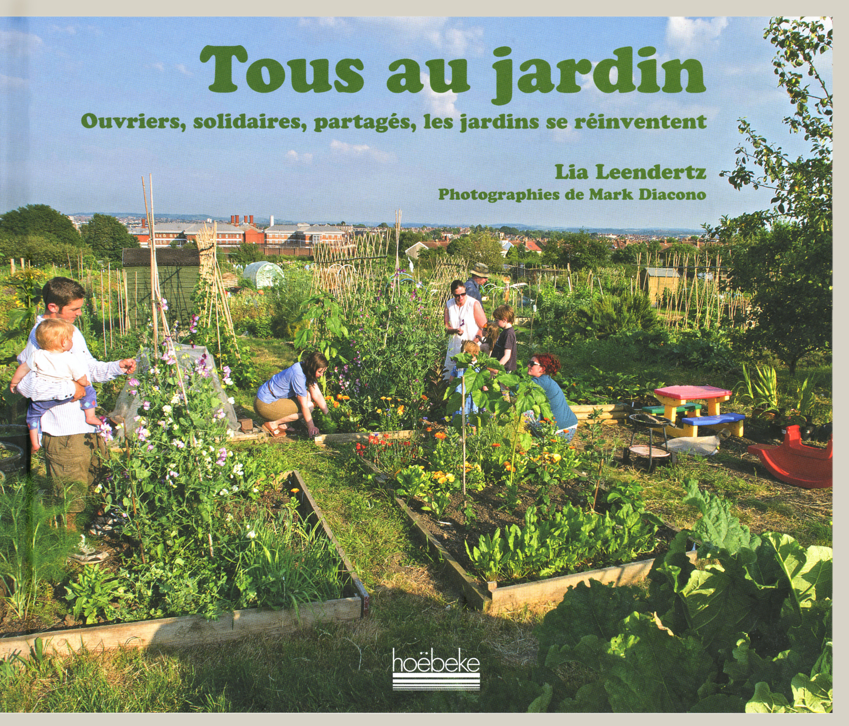 TOUS AU JARDIN