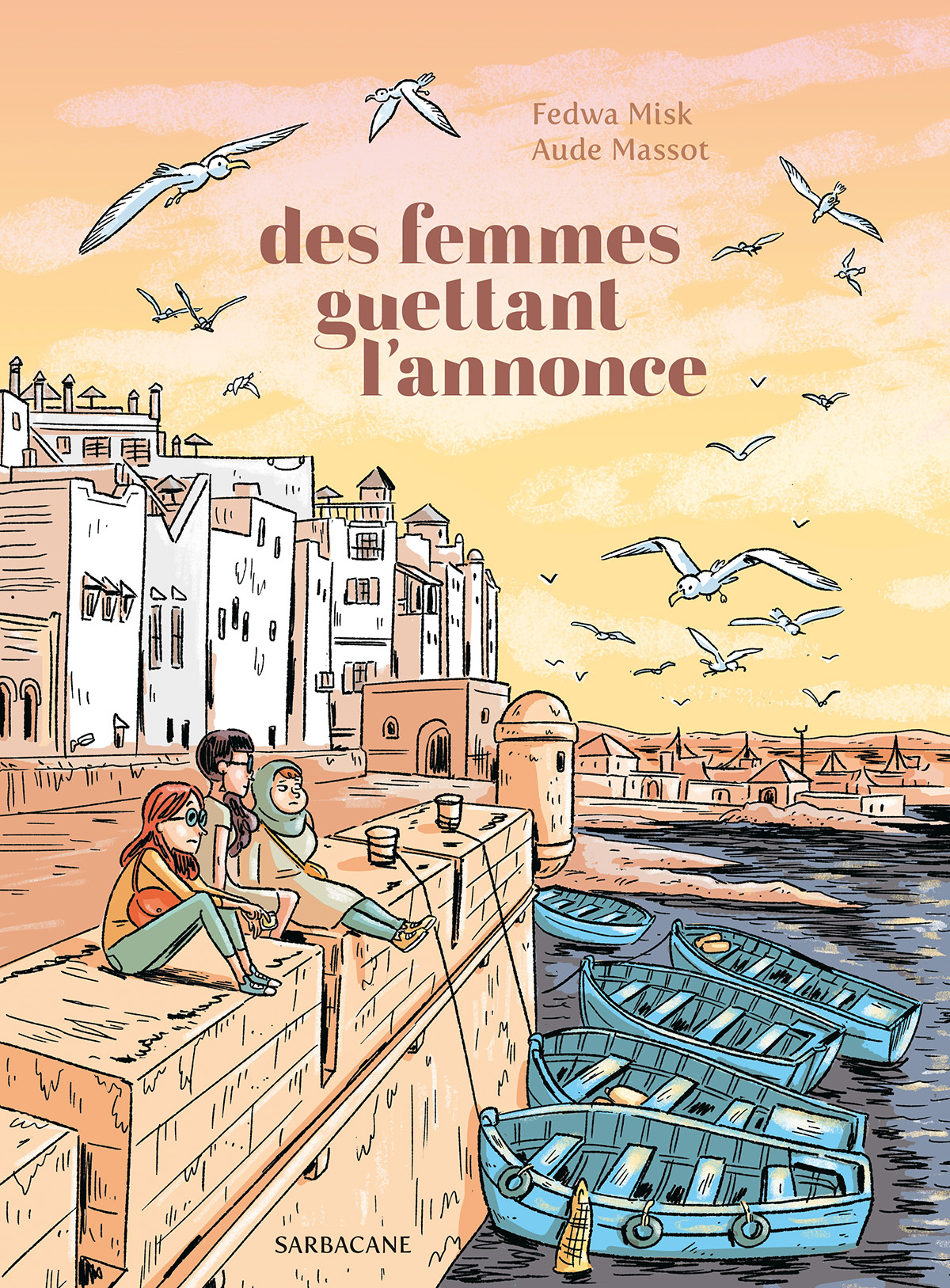 DES FEMMES GUETTANT L´ANNONCE