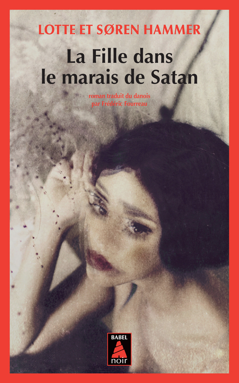 FILLE DANS LE MARAIS DE SATAN